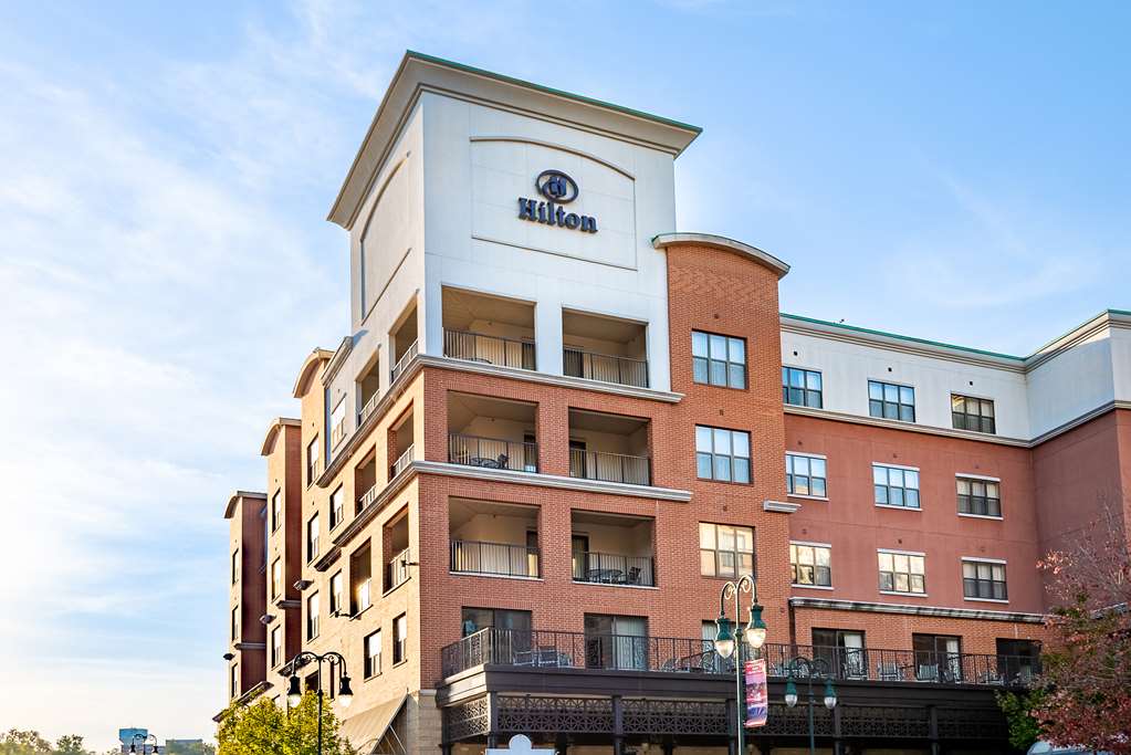 Exterior view of Hilton Promenade